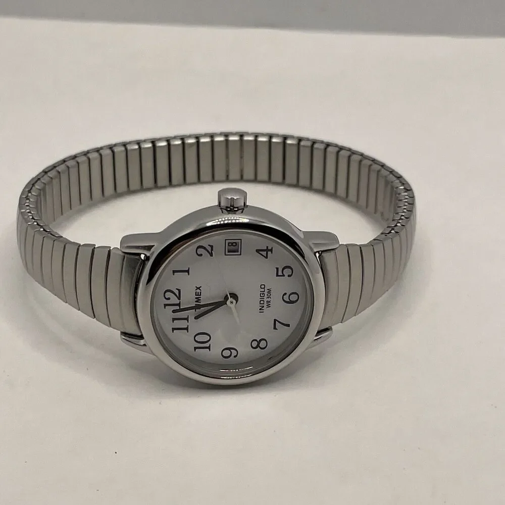 Timex Easy Reader T2H371 Women's Silver Stainless Steel Analog Dial Watch Tx97